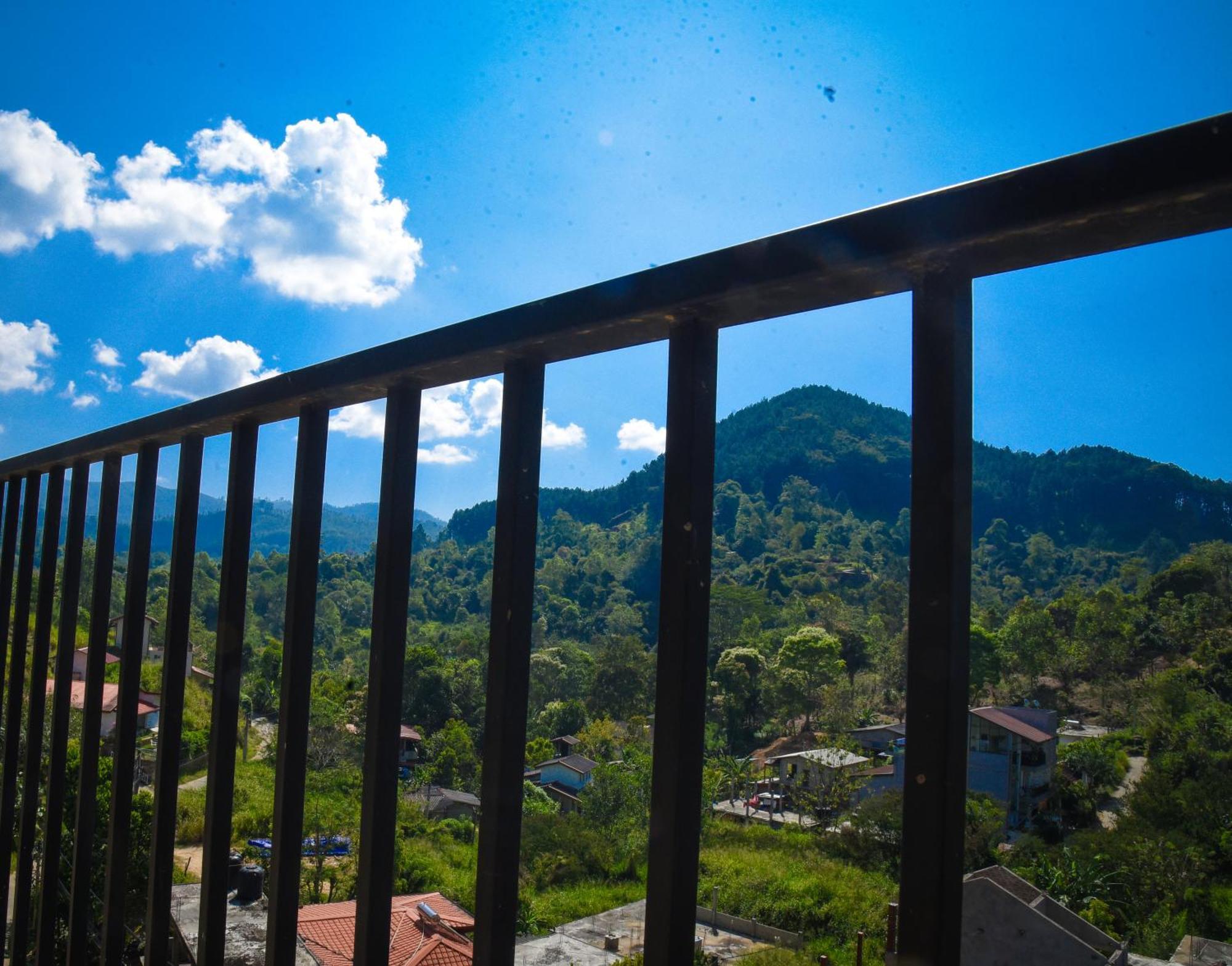 Ever Breeze Ella Hotel Exterior foto
