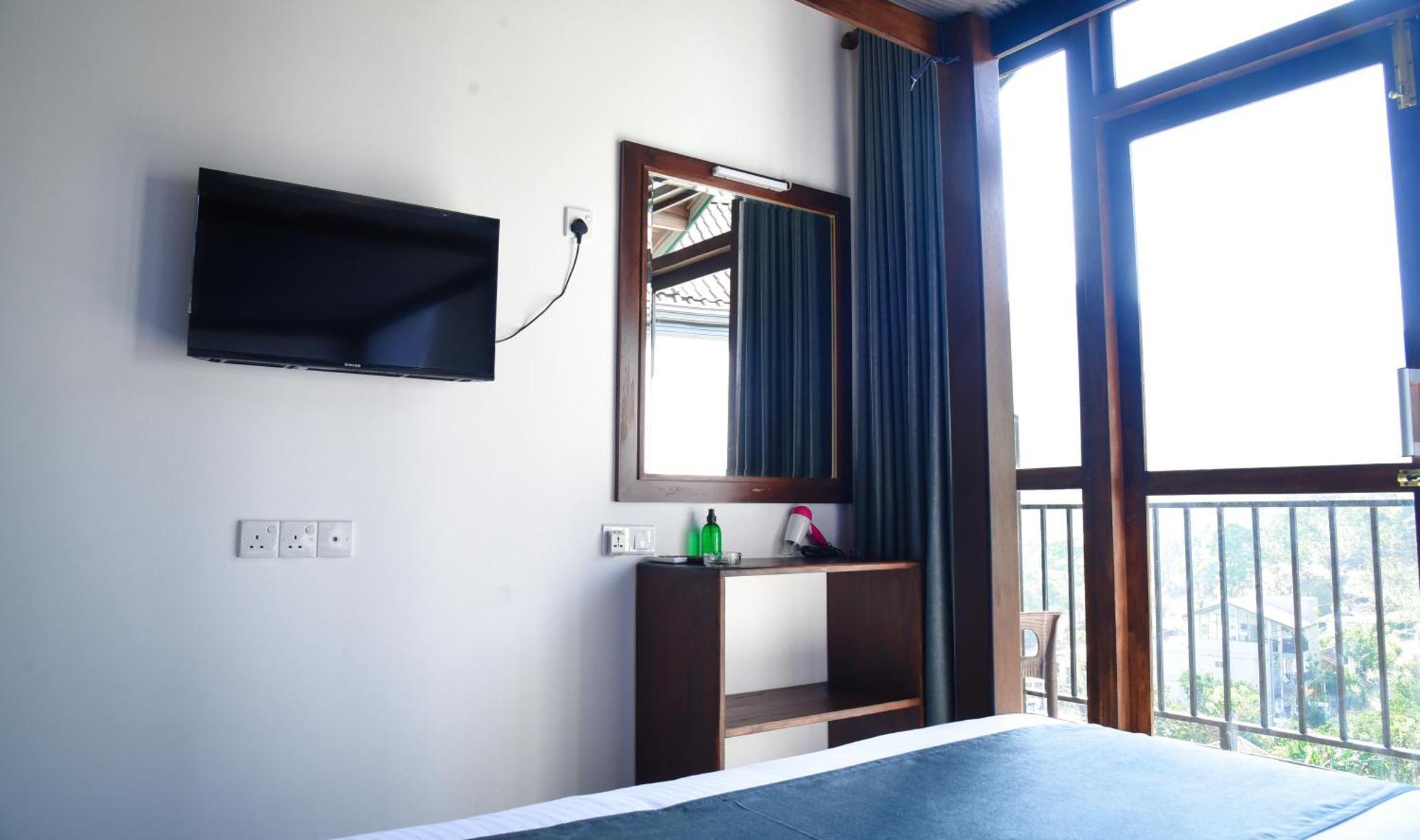 Ever Breeze Ella Hotel Exterior foto